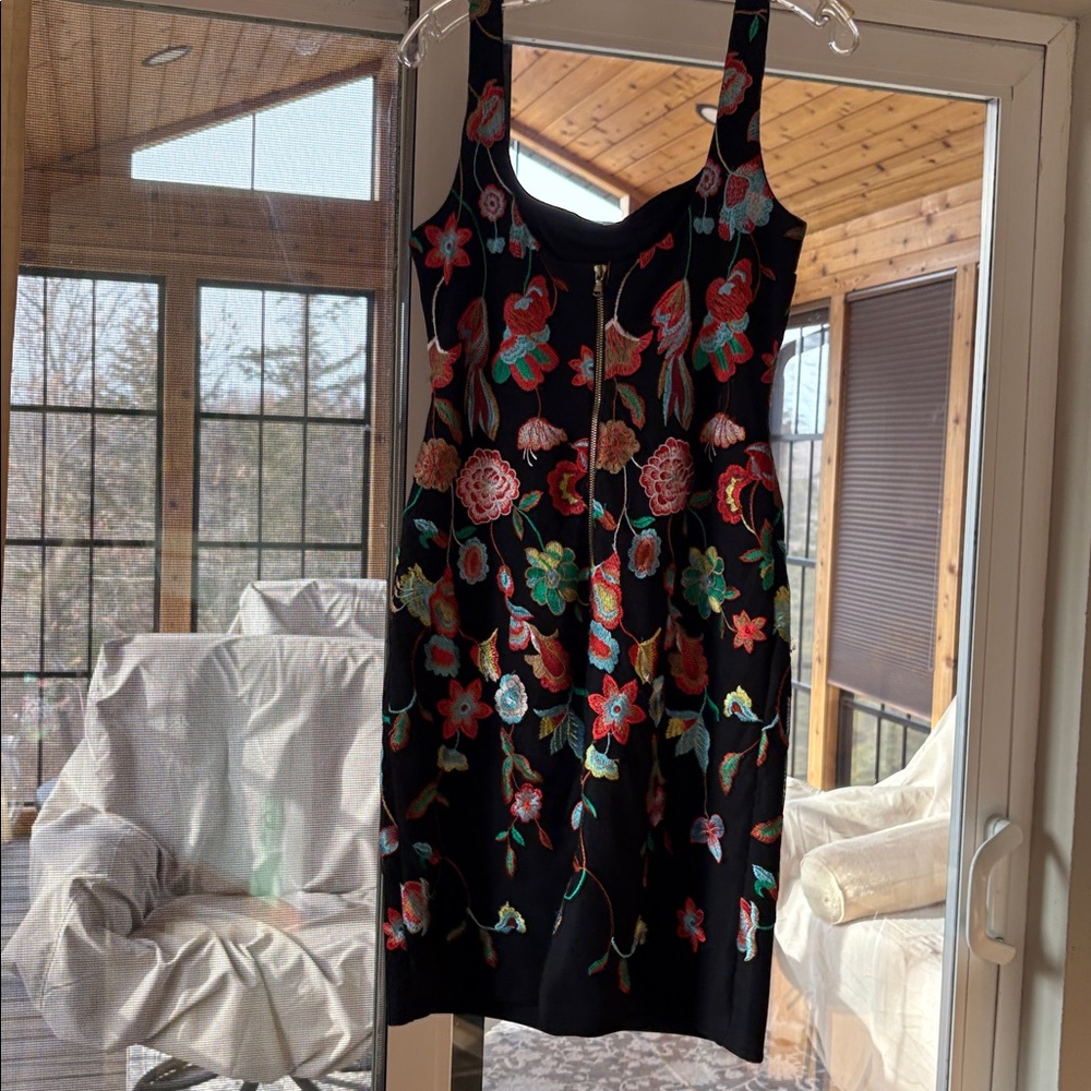 Nicole Miller embroidered sleeveless stretchy mesh black floral print dress 10